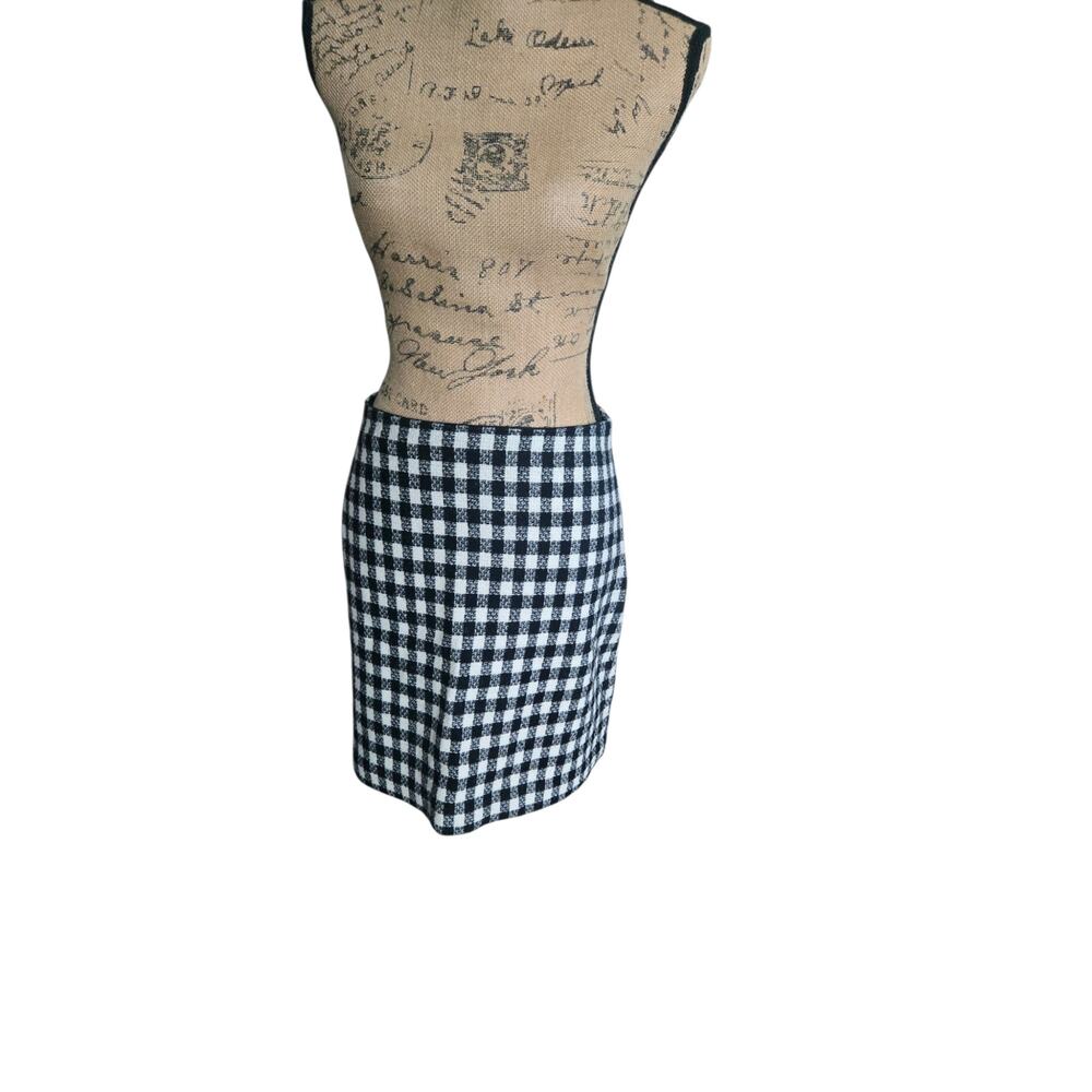 Talbots petite black and white plaid skirt, size 2p